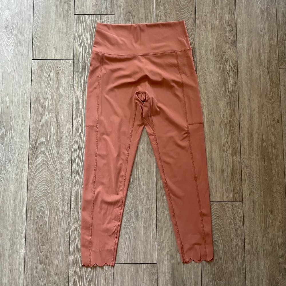 aerie | Offline by aerie Scalloped Peach Leggings - Picture 1 of 9